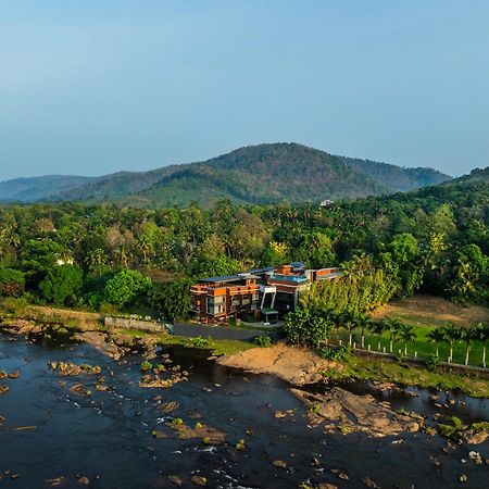 Hotel Sterling Athirappilly Kallana Exterior foto