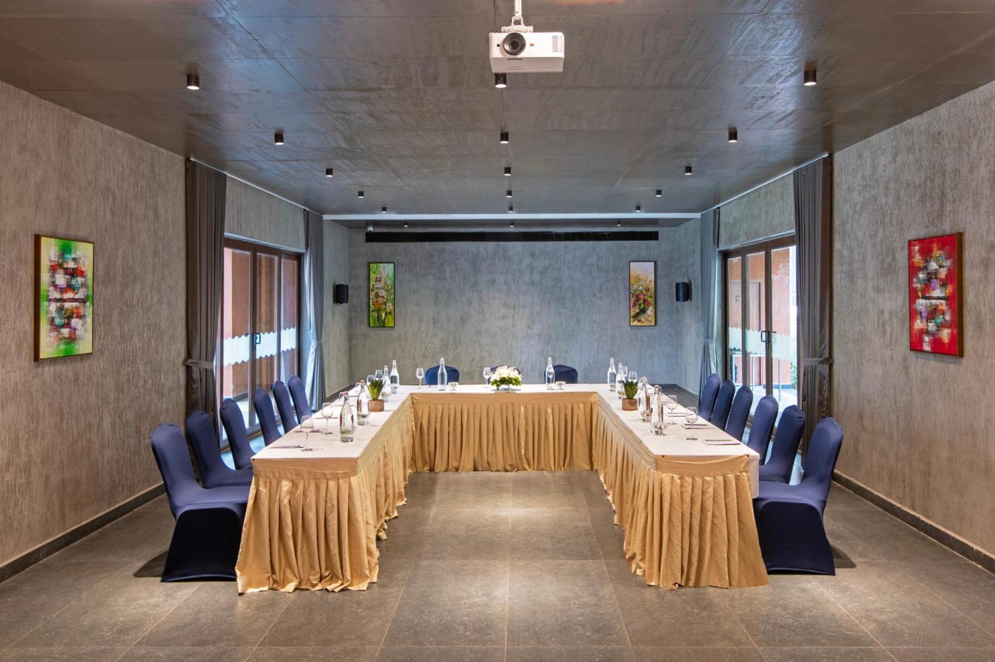 Hotel Sterling Athirappilly Kallana Exterior foto